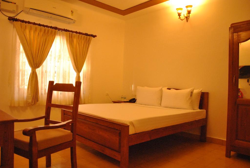 Cours Chabrol Hotel Puducherry Eksteriør billede