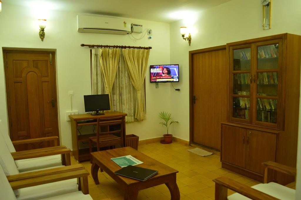 Cours Chabrol Hotel Puducherry Eksteriør billede