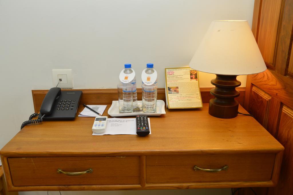 Cours Chabrol Hotel Puducherry Eksteriør billede