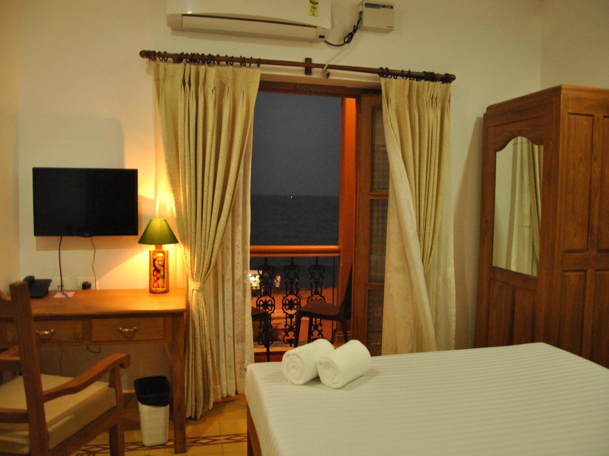 Cours Chabrol Hotel Puducherry Eksteriør billede