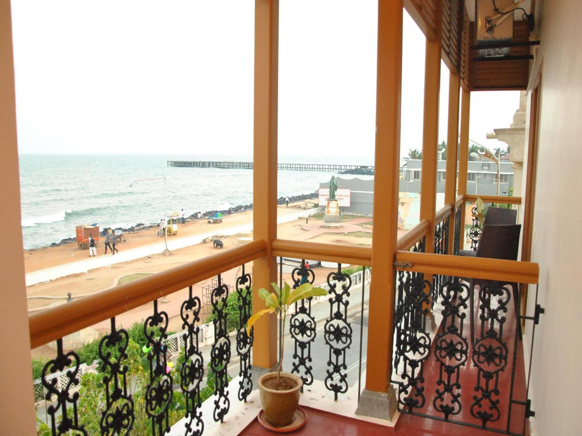 Cours Chabrol Hotel Puducherry Eksteriør billede