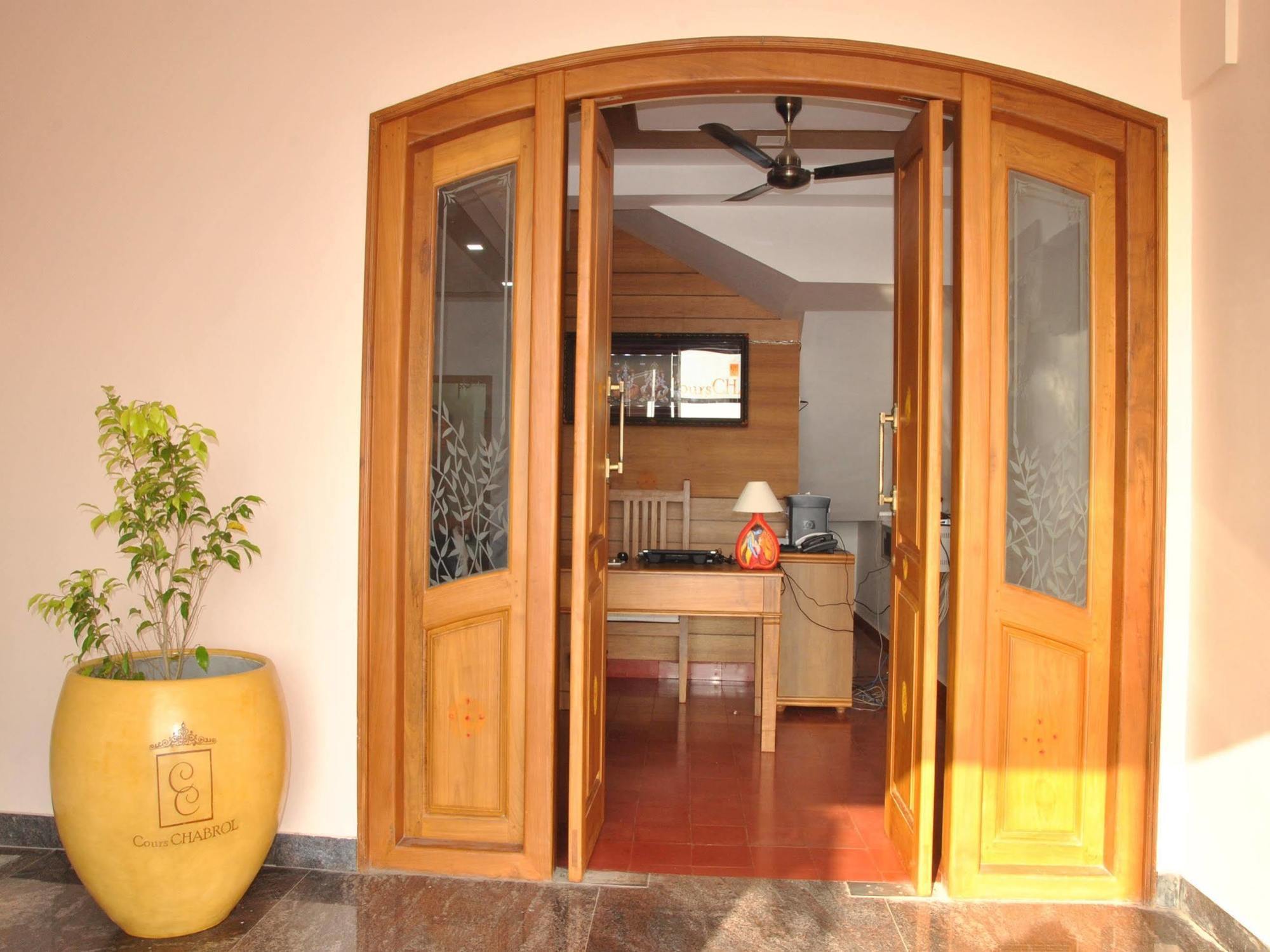 Cours Chabrol Hotel Puducherry Eksteriør billede